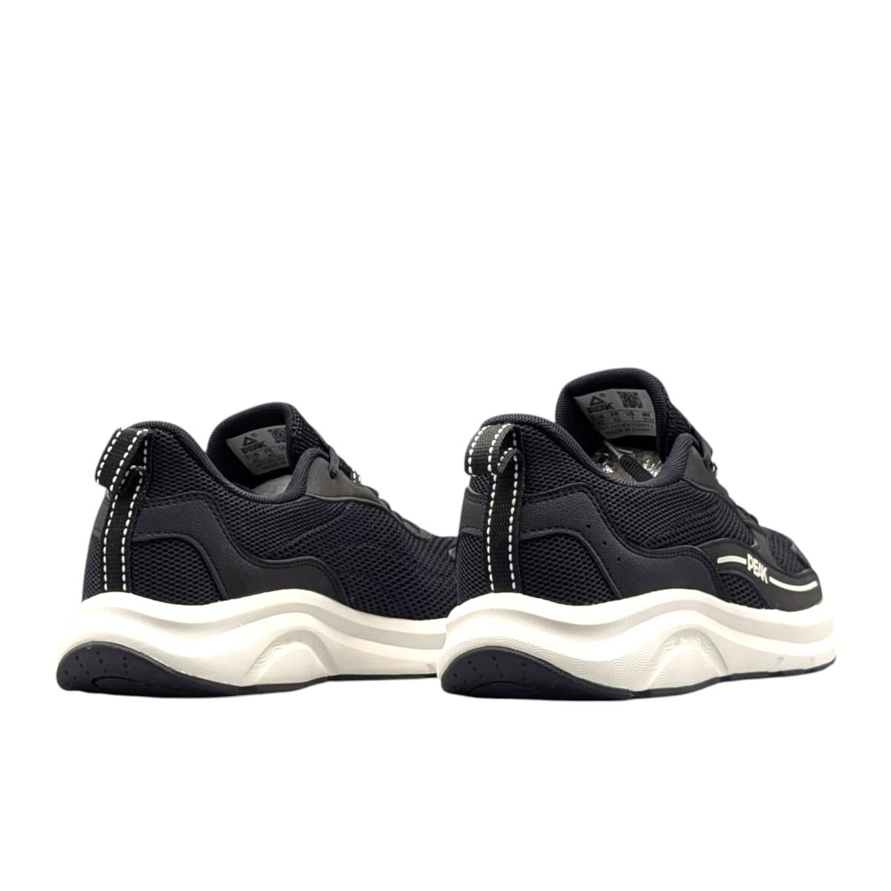 WALKING SHOES